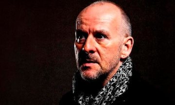 مقاومت باهوده است سایمون کریچلی